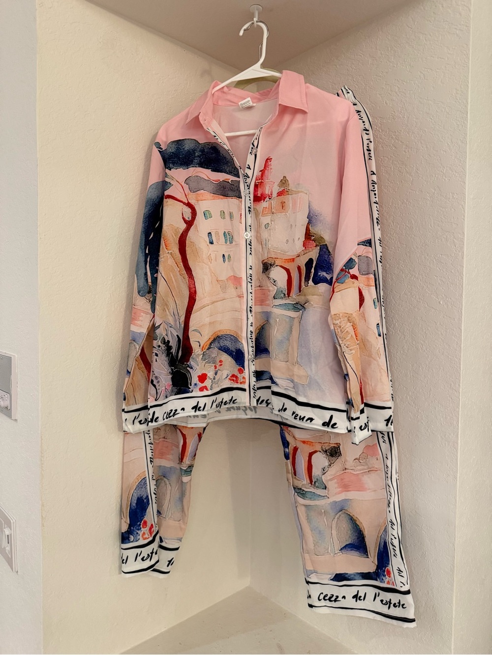 Women's Pink Artistic Print Two Piece Set